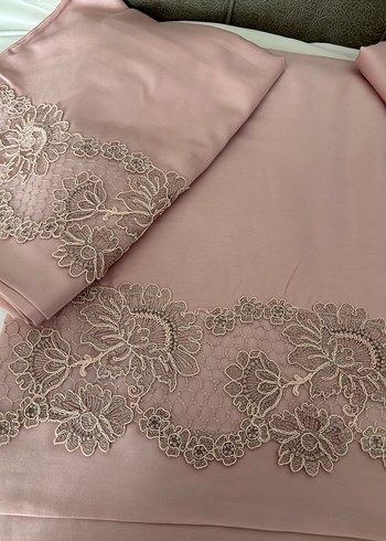 Pembe Nakışlı Nevresim ve Çarşaf Takımı - Görsel 3