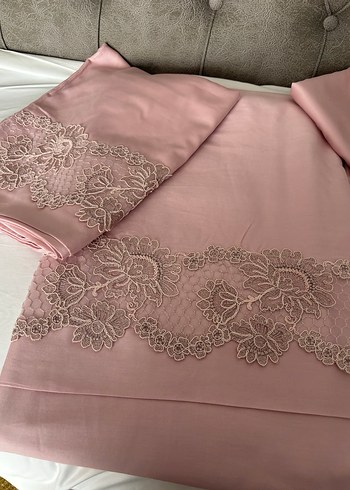 Pembe Nakışlı Nevresim ve Çarşaf Takımı - Görsel 2