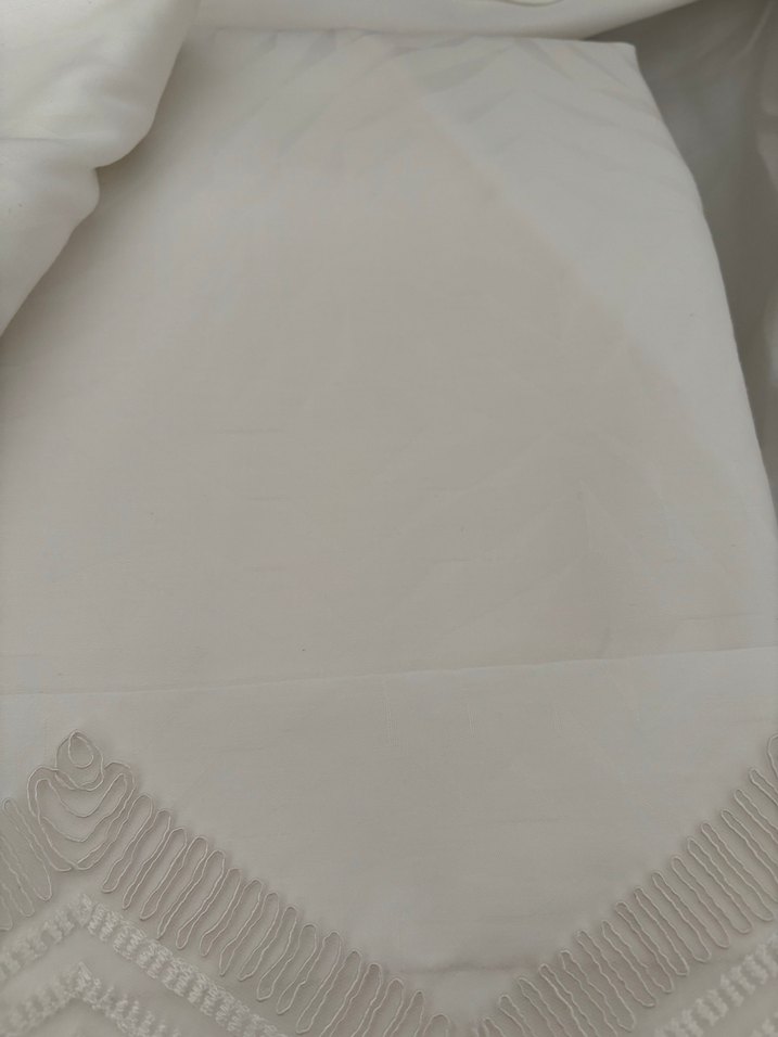 Nakışlı Beyaz Gri Nevresim Takımı - Görsel 3