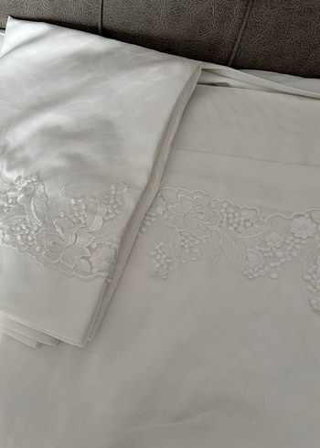 İşlemeli Beyaz Nevresim ve Çarşaf Takımı - Görsel 2