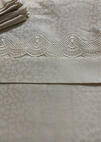 İşlemeli Parlak Beyaz Nevresim Takımı - Görsel 2