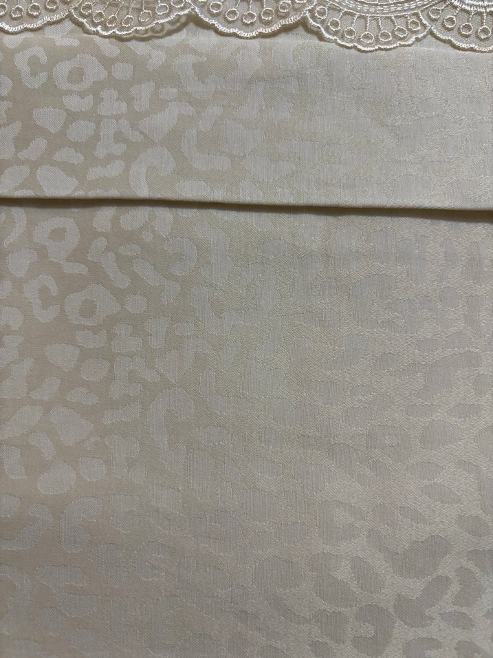 İşlemeli Parlak Beyaz Nevresim Takımı - Görsel 3