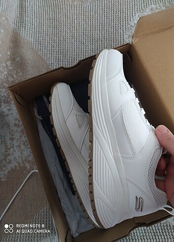 39 Beden 39 numara Skechers ayakkabı 