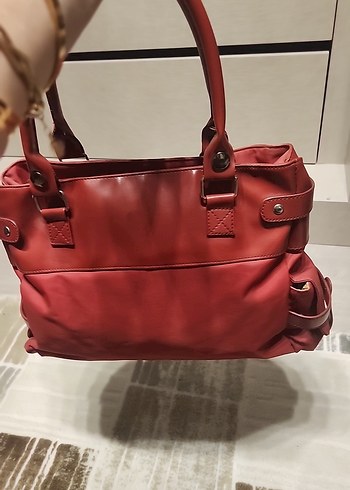 Kırmızı Tokalı Kadın Çanta - Görsel 2