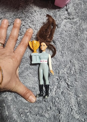 Gri tulumlu oyuncak bebek - Görsel 2