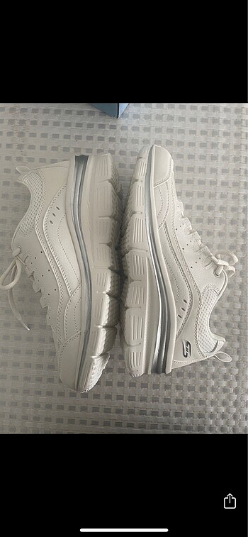 39 Beden Skechers spor ayakkabı 39 numara