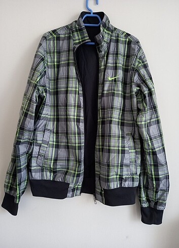 Nike Mont 