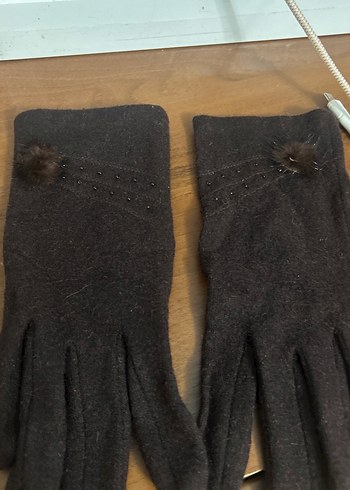 Tüy detaylı Kahverengi Kadın Eldiveni - Görsel 3