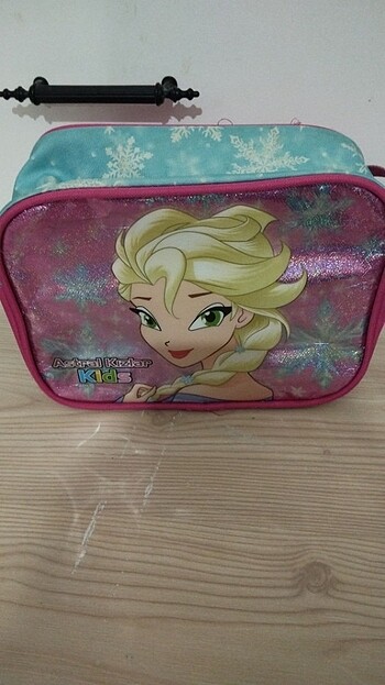 Kız çocuk Frozen beslenme çantası