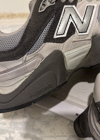 Gri New Balance 9060 Spor Ayakkabı Kadın - Görsel 3