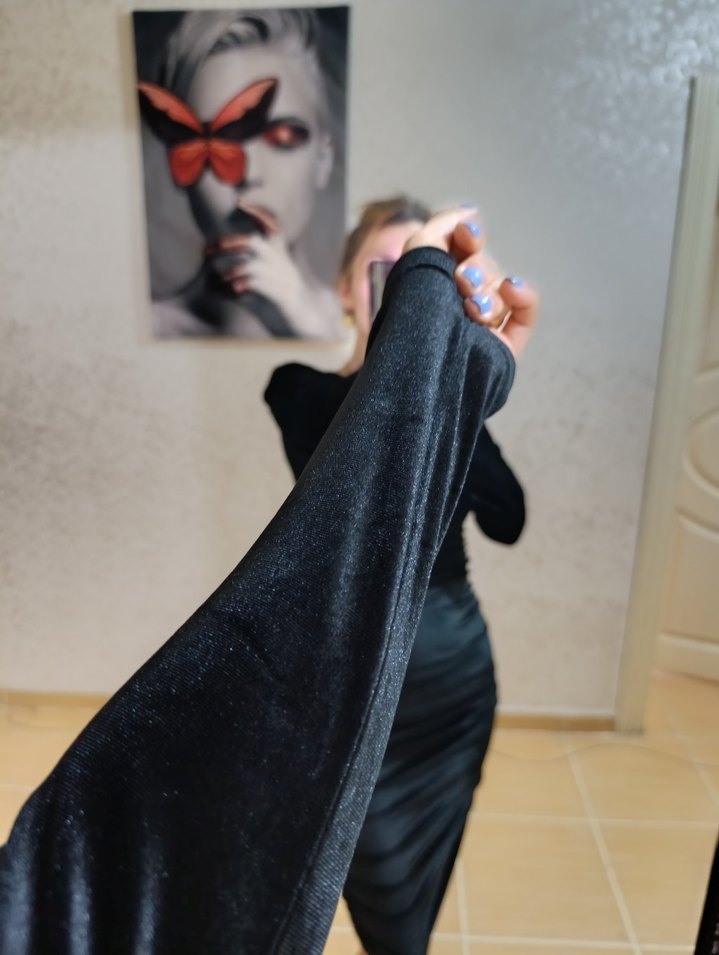 Siyah V Yaka Drapeli Uzun Kollu Midi Elbise - Görsel 4