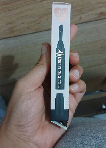 EMILY ın PARIS siyah Eyeliner - Görsel 3