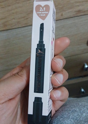 EMILY ın PARIS siyah Eyeliner - Görsel 5