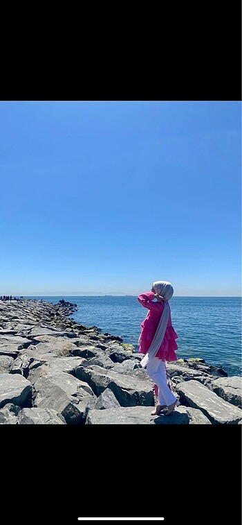 Pembe fırfırlı gömlek
