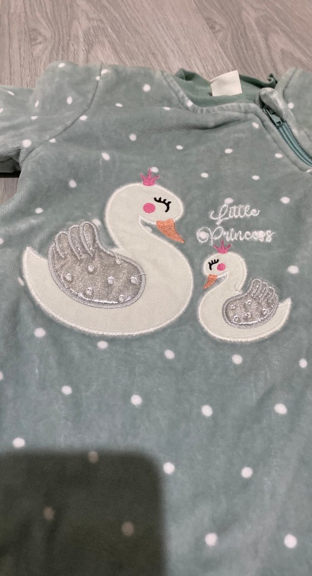 Kız Bebek Gri Nakışlı Fermuarlı uyku Tulumu - Görsel 4