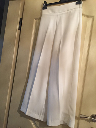 Beyaz bol paça pantalon 