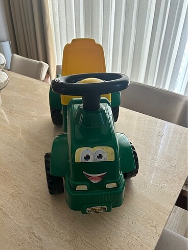 Oyuncak traktor