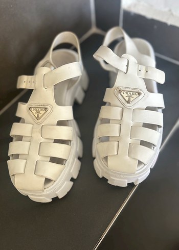 Prada sandalet