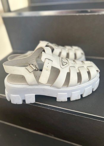 39 Beden beyaz Renk Prada sandalet