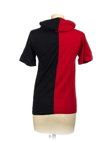 l Beden PreLoved T-shirt %70 İndirimli.