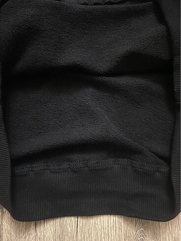 13-14 Yaş Beden siyah Renk 13-14 yaş #zara #sweatshirt mickeymouse baskılı ürün etiketlidir