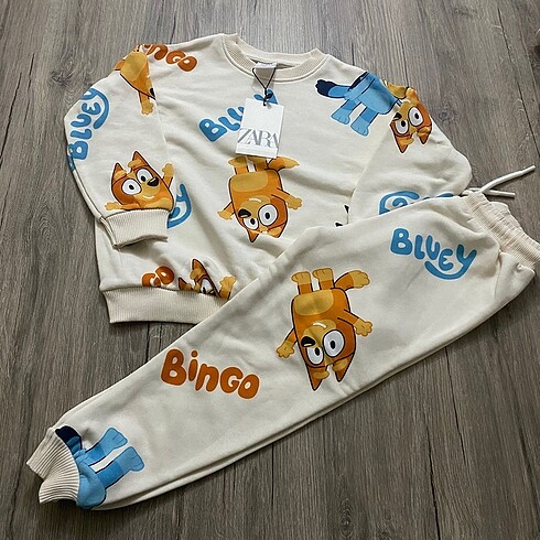 5 Yaş Beden 4-5 yaş zara bluey altüst takım ürün etiketlidir