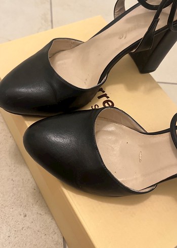 Bambi Kadın Siyah Deri Stiletto Bağcıklı Abiye Ayakkabı