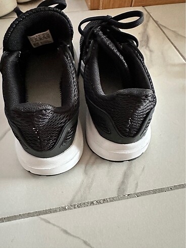 36 Beden Adidas spor ayakkabı