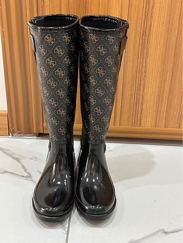 Guess Guess çizme