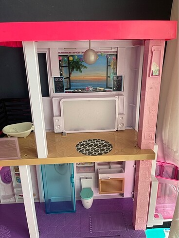 Barbi evi hiç bir sorunu yoktur herşeyi tam