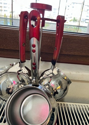 Kırmızı Standlı 6 Parça Paslanmaz Çelik Kepçe Seti - Görsel 2