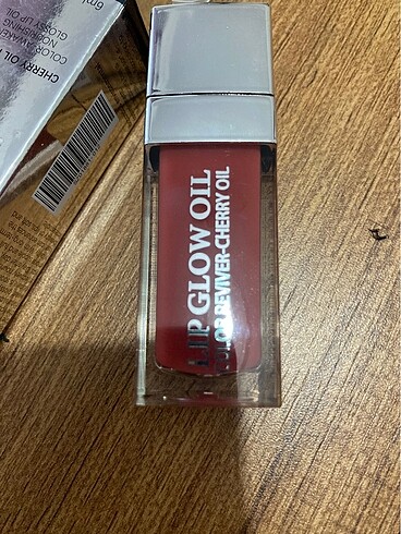 Lip oil