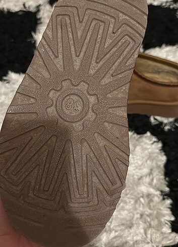 Ugg yeniden farksız ugg