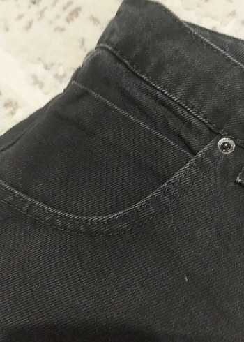 Siyah Kürklü Rahat Kesim Kadın Kot Şort - Görsel 3