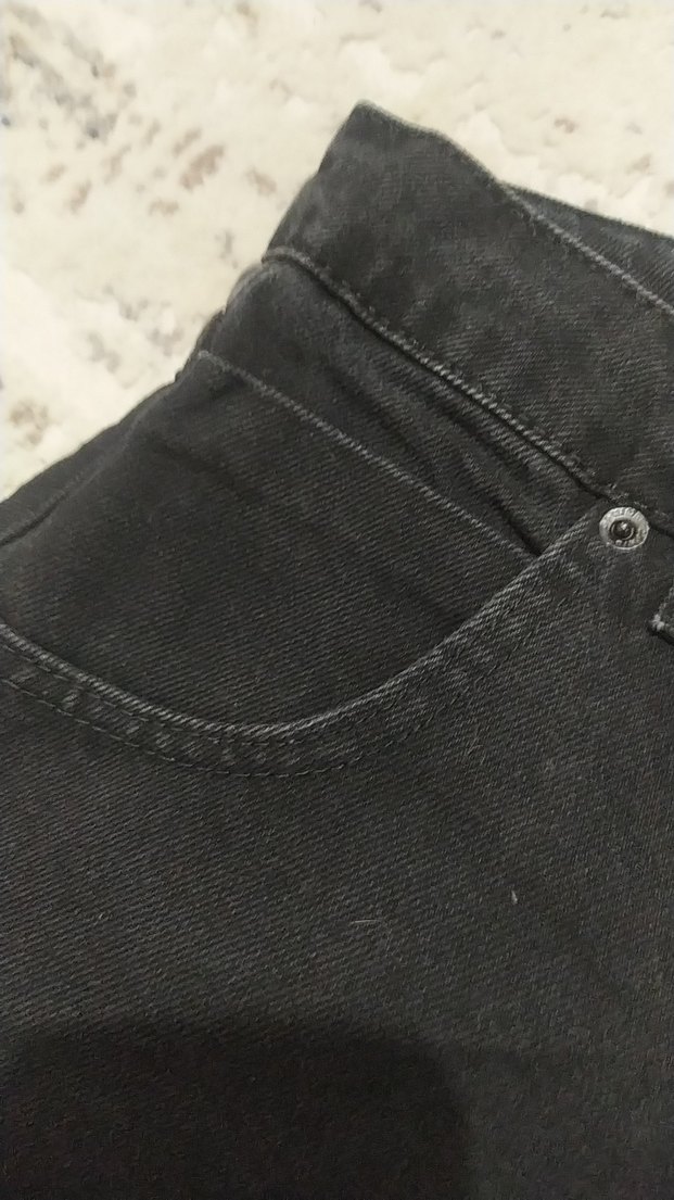 Siyah Kürklü Rahat Kesim Kadın Kot Şort - Görsel 3