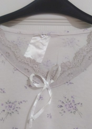 m Beden Çiçek Desenli Uzun Kollu Kadın Pijama Üstü