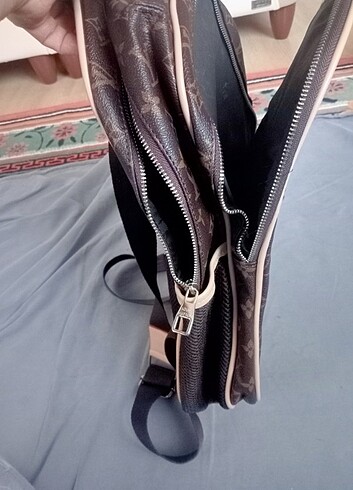 Louis Vuitton Sırt cantasi
