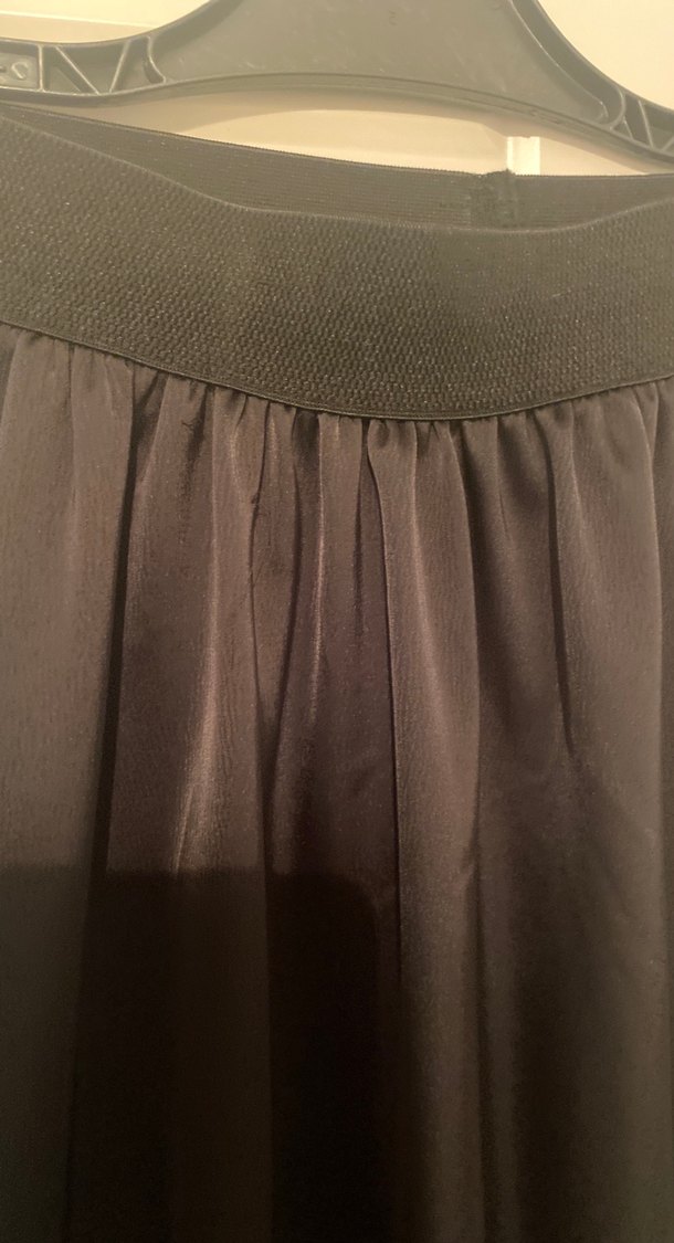 Siyah saten Uzun Kadın Etek - Görsel 3