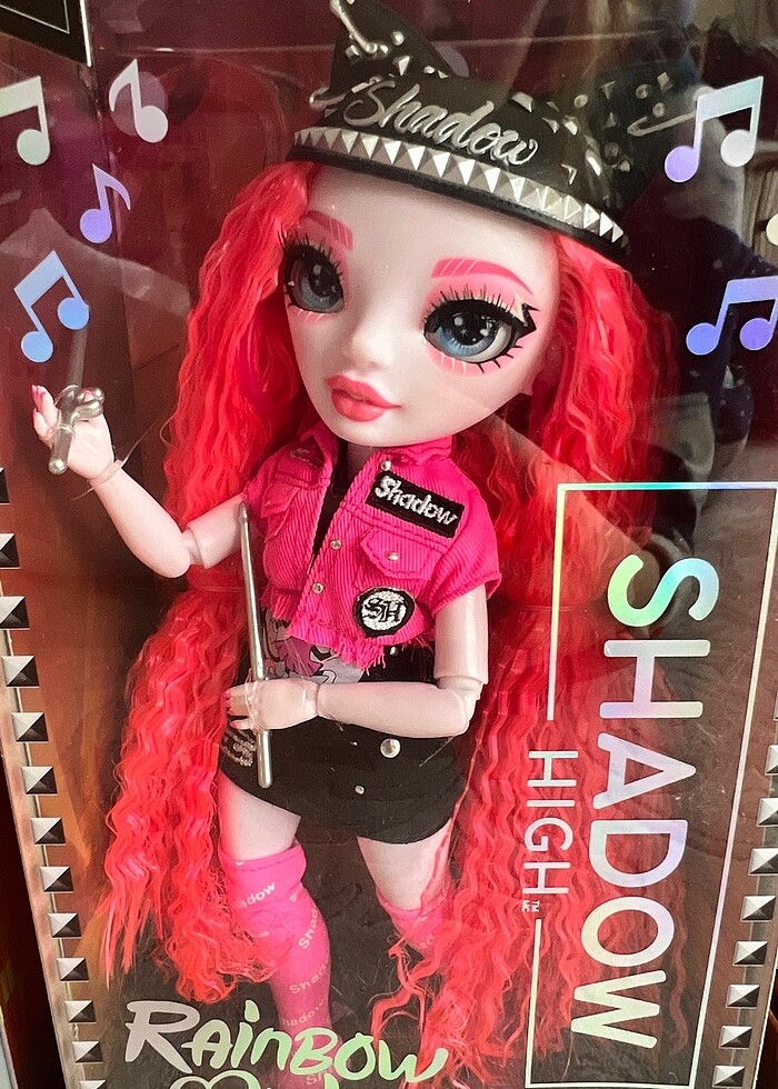 Shadow high rainbow high - Görsel 3