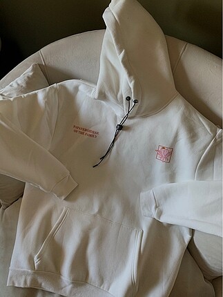 Beyaz desenli sweatshirt