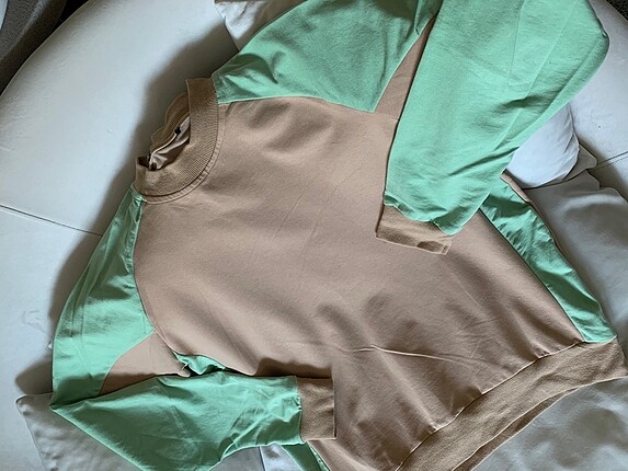 Bershka bej detaylı sweatshirt