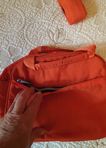 Parlak Kırmızı Bebek Çantası - Görsel 4