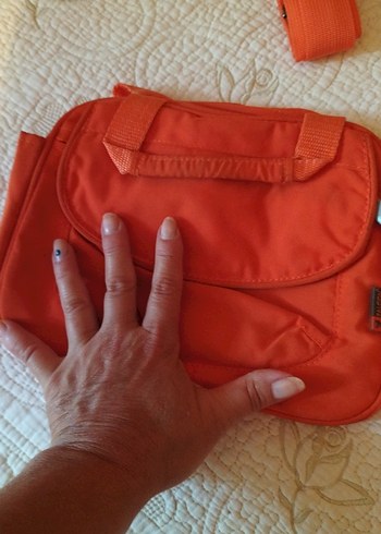 Parlak Kırmızı Bebek Çantası - Görsel 6