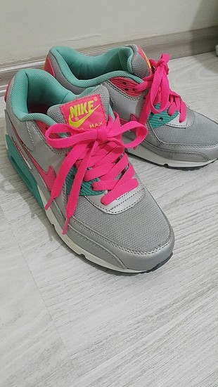 orijinal nike ayakkabı sadece bir kere giyildi 36 numara ayağımı