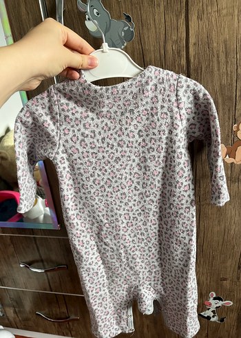 Gri leopar Desenli Fırfırlı Kız Tulumu - Görsel 3