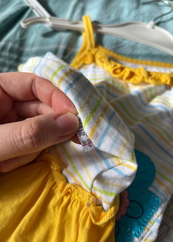 Nakışlı Sarı Fırfırlı Kız Elbisesi - Görsel 3