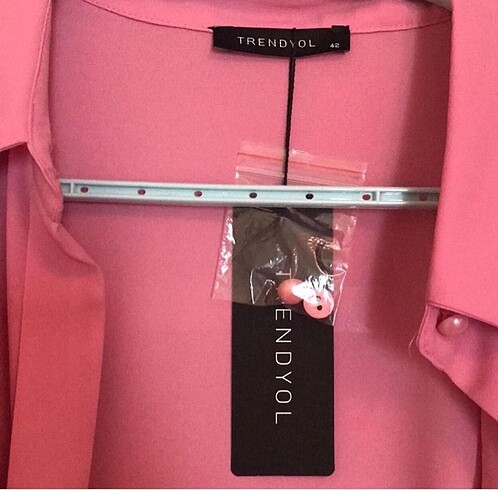 xl Beden TRENDYOLMILLA PEMBE GOMLEK????