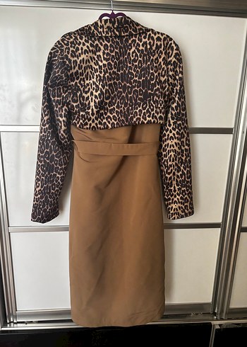 Leopar Desenli Bej Kadın Trençkot - Görsel 3