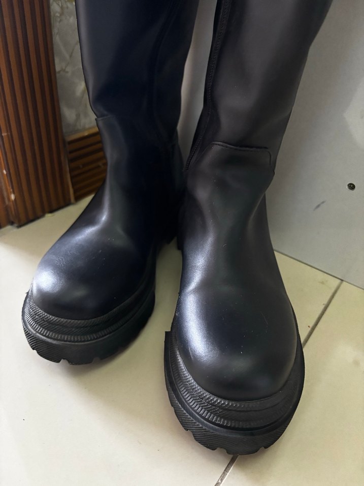 Siyah deri içi polar çizme - Görsel 2