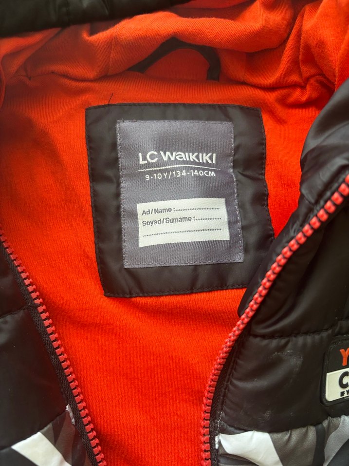 Desenli Koyu Gri Kapüşonlu Erkek Çocuk Yeleği - Görsel 3